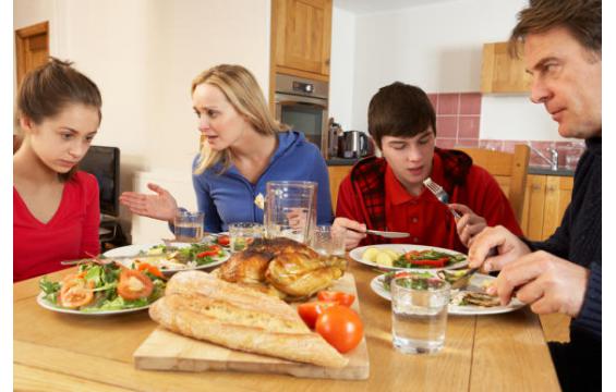 5 طرق لتتجنبي خلافاتك مع العائلة