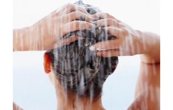 اغسلي شعرك على طريقة الاختصاصيين
