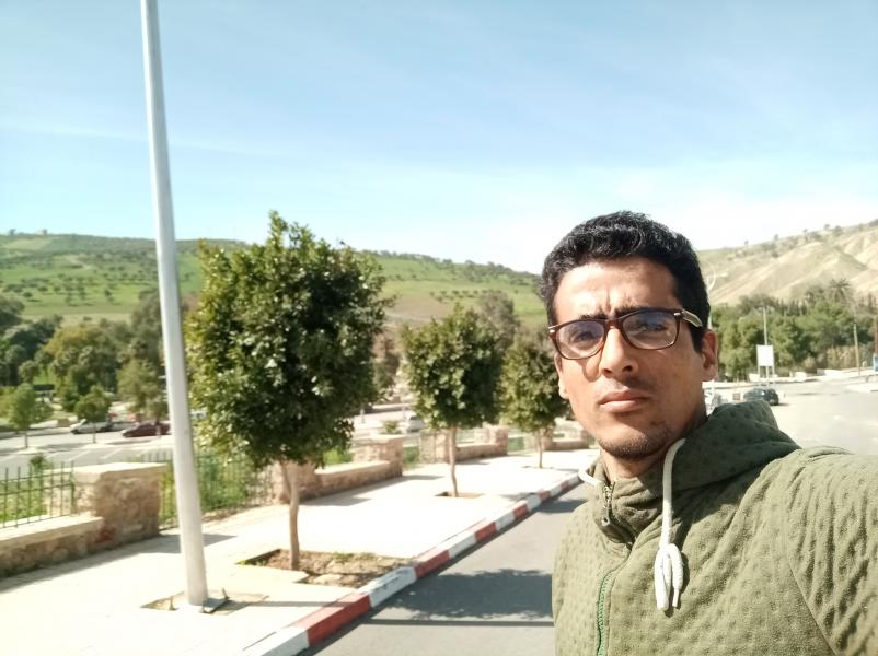 ابحن عن زوجة، أنا موضف في الوضيفة العمومية أبحت عن موضفة أقل مني سنا 30 سنة - إعلان رقم : 16814  | موقع الأبراج